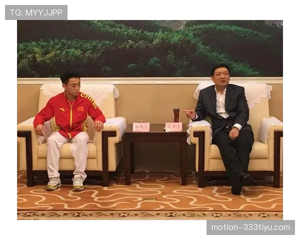 邹敬园家里摆满奖杯，但最贵的那套房子是他爸妈省吃俭用买的